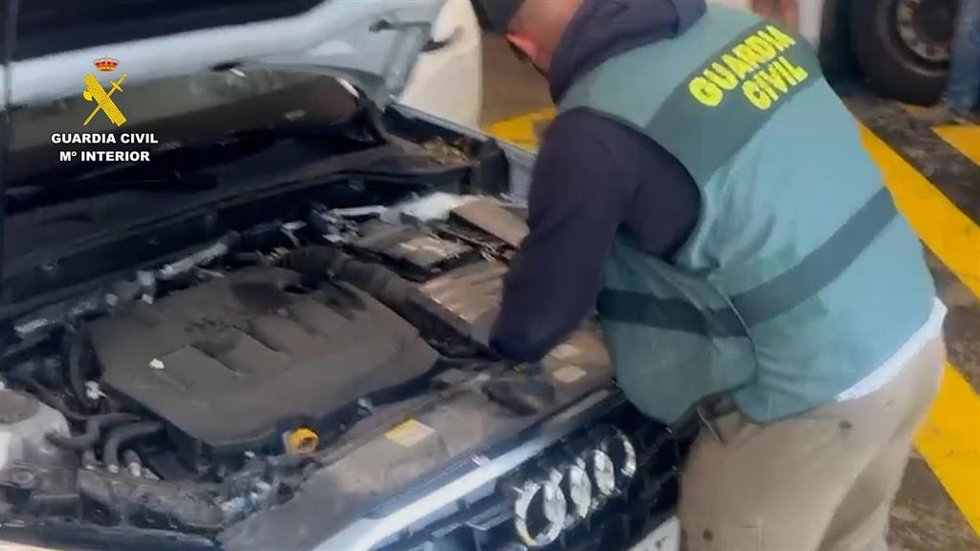 La Guardia Civil interviene 2 kilos de cocaína ocultos en un vehículo