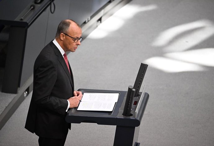 17 de setembro de 2025, Berlim: O chanceler alemão Friedrich Merz fala durante o debate geral sobre o orçamento de 2025 no Bundestag. O debate geral é o ponto alto das deliberações orçamentárias no Bundestag. Foto: Bernd von Jutrczenka/dpa