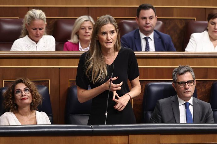 La vicepresidenta terca y ministra para la Transición Ecológica, Sara Aagesen, interviene durante una sesión de control al Gobierno en el Congreso de los Diputados, a 17 de septiembre de 2025, en Madrid (España). 