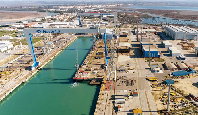 Pórticos de los astilleros de Navantia Puerto Real (Cádiz)