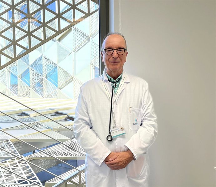 El jefe del Servicio de Neumología del Hospital Quirónsalud Córdoba, el doctor Luis Manuel Entrenas.
