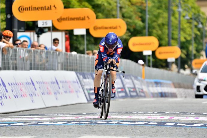 Archivo - La italiana Francesca Barale durante el Giro de Italia 2025