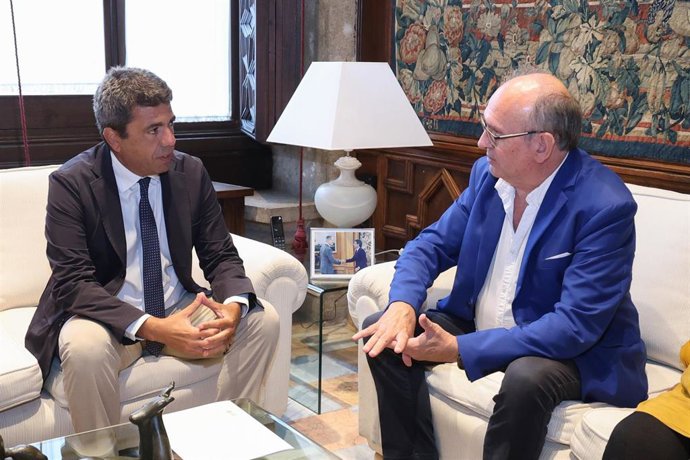El 'president' Carlos Mazón se reúne con el presidente de SOS Desaparecidos, Jaume Amills