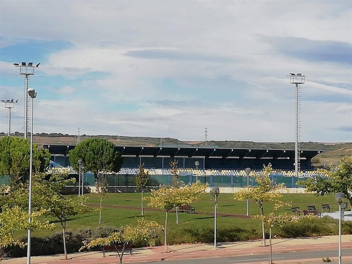 Archivo - Campo de fútbol del Salvador en Logroño
