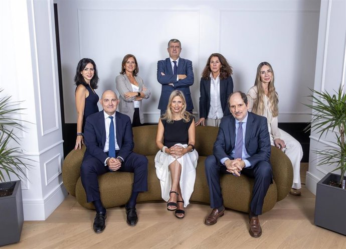 El Instituto Español de Analistas renueva su cúpula directiva con el objetivo de reforzar su gobernanza y acelerar su agenda estratégica en formación, análisis y servicio a la comunidad profesional de analistas.