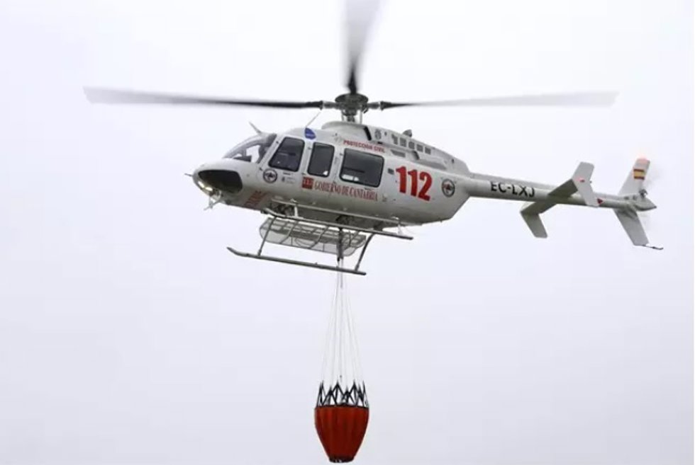 Archivo - Helicóptero 'Maya Dama' del Gobierno de Cantabria.- Archivo