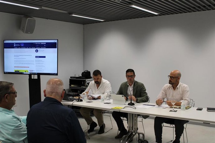 Imagen de la presentación de la nueva convocatoria de subvenciones para obras de mantenimiento destinada a las Entidades Urbanísticas de Conservación.