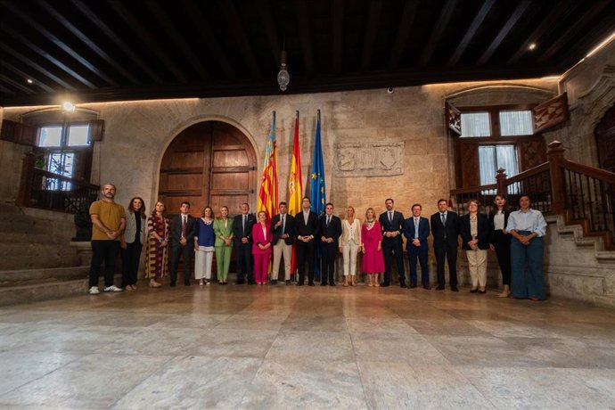 El ministro de Economía, Comercio y Empresa, Carlos Cuerpo, preside la Conferencia Sectorial de Comercio (Consejo Interterritorial de Internacionalización), en el Palau de la Generalitat de Valencia.
