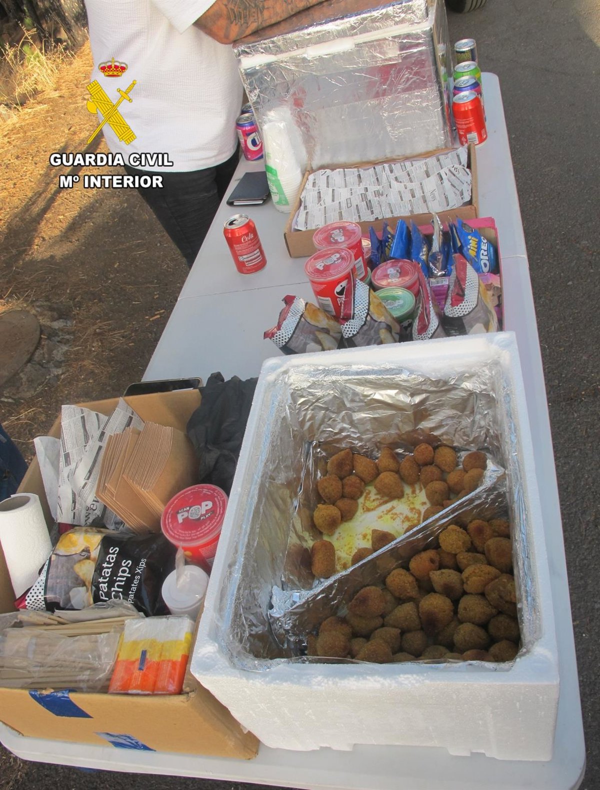 Guardia Civil Issues Fine for Unlicensed Street Trading in Santa Úrsula