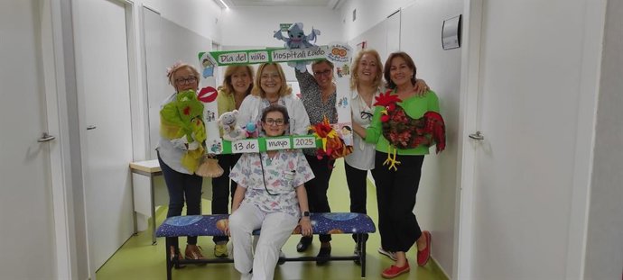 Imagen de archivo de una actividad en el aula del Hospital de Linares.