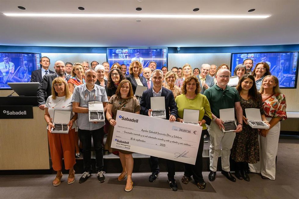 Moment de la entrega de los fondos.