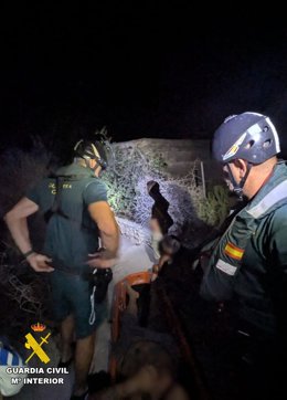 Rescate de un hombre que sufrió una caída en la Cala de San Pedro, en Níjar (Almería).