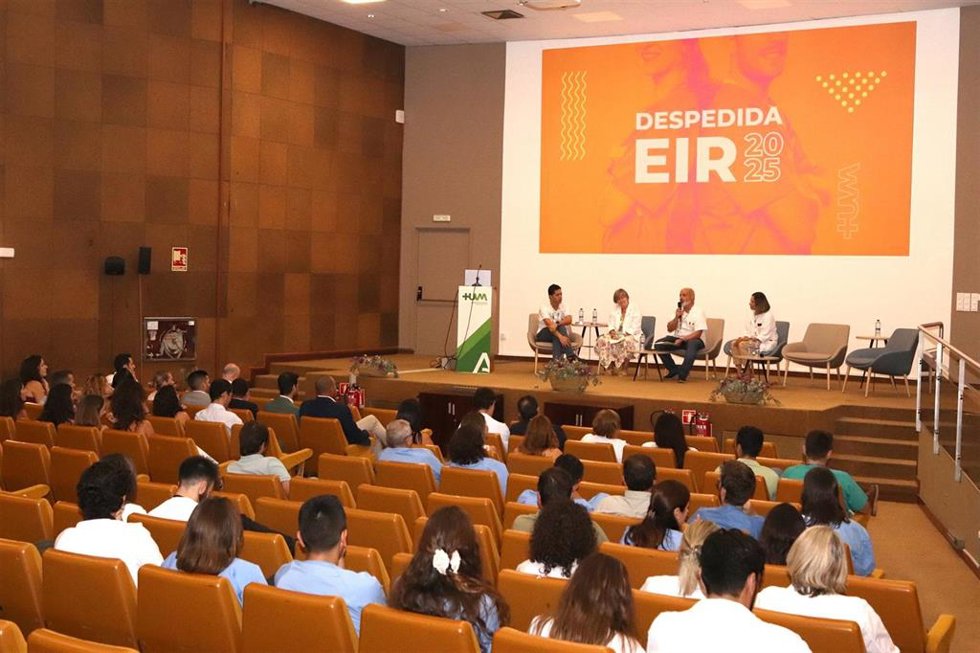 Acto homenaje de despedida a los 22 especialistas internos residentes del Hospital Virgen Macarena de Sevilla.
