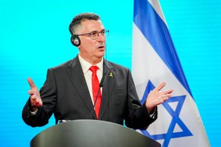 Archivo - 05 June 2025, Berlin: Israeli Foreign Minister Gideon Saar speaks during a press conference with his German counterpart Johann Wadephul after their meeting. Photo: Kay Nietfeld/dpa