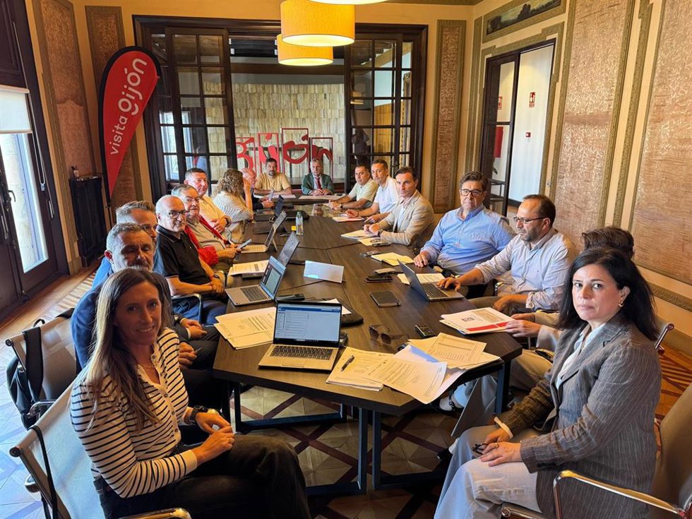 Reunión del Consejo de Administración de Promoción Empresarial y Turística de Gijón, S.A. (Petsa -Gijón Impulsa).