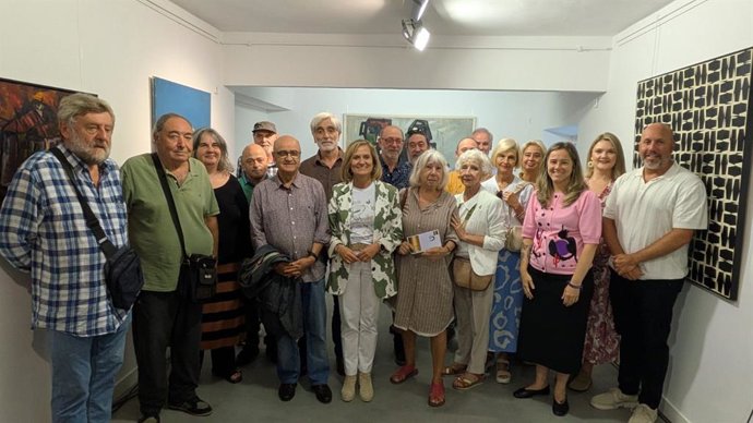 La alcaldesa de Barakaldo, Amaia del Campo, en la inauguración de la primera de las exposiciones programadas por el 50 aniversario de la Sala de Exposiciones Municipal de la localidad fabril.