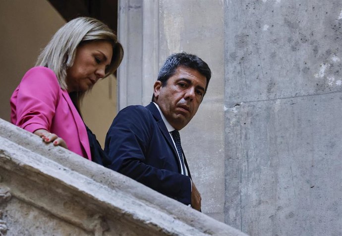 El president de la Generalitat, Carlos Mazón, acompañado por la vicepresidenta de la Generalitat, Susana Camarero, anuncia nuevas ayudas para las personas afectadas por la riada, a 17 de septiembre de 2025, en Valencia