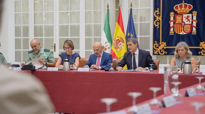 El delegado del Gobierno de España en Andalucía, Pedro Fernández, durante la Comisión de Tráfico y Seguridad Vial para hacer balance de siniestralidad en las vías interurbanas durante los ocho primeros meses del año.