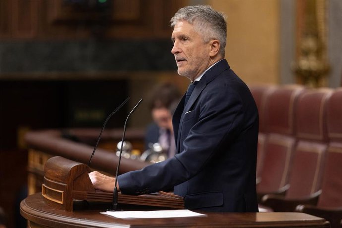 El ministro de Interior, Fernando Grande-Marlaska, interviene  durante una sesión plenaria en el Congreso de los Diputados, a 17 de septiembre de 2025, en Madrid (España). 