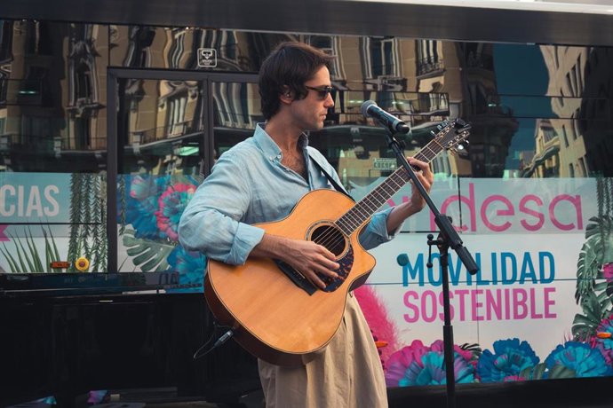 Hey Kid actúa por sorpresa en el centro de Madrid como antesala del festival Jardín de las Delicias