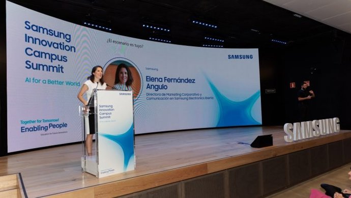 A Diretora de Comunicações da Samsung Iberia, Elena Fernández Angulo.
