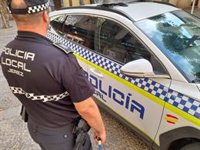 Detenido en Jerez por incumplir la orden de alejamiento a su expareja y lesionar a dos agentes