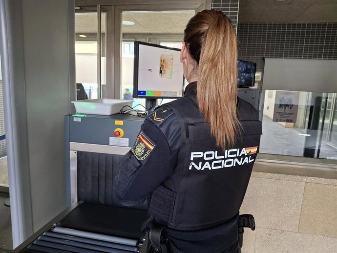 Agente de la Policía Nacional.