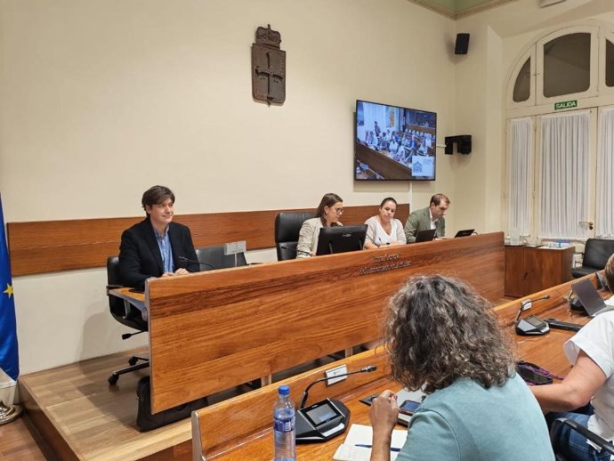 Comisión de Ciencia, Industria y Empleo.