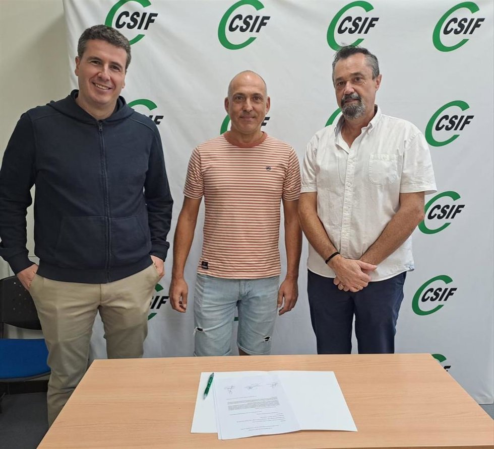 CSIF y el Ayuntamiento de Ezcaray firman un acuerdo para mejorar las condiciones de los trabajadores del servicio de limpieza