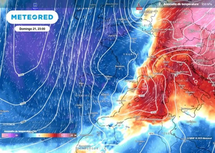 Una masa de aire anormalmente fría para la época irrumpirá en España durante el fin de semana, provocando un acusado descenso térmico en casi todo el país.