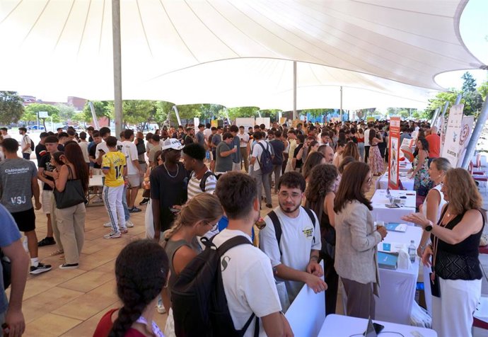 Jornada de Bienvenida para estudiantes de nuevo ingreso en la Universidad de Huelva.
