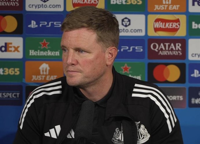 El entrenador del Newcastle United, Eddie Howe, en la previa del partido contra el FC Barcelona en la Liga de Campeones 2025/26