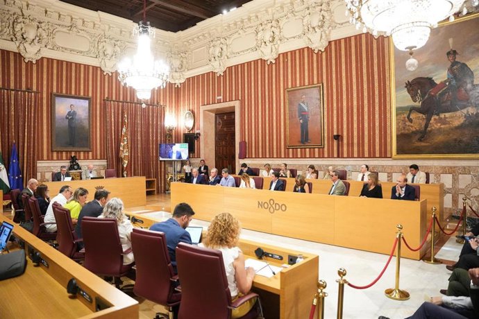 Archivo - Pleno extraordinario en el Ayuntamiento de Sevilla. Imagen de archivo.