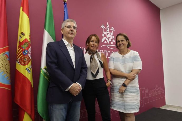 Marián Aguilar, Blanca Torrent y Juan Salado.
