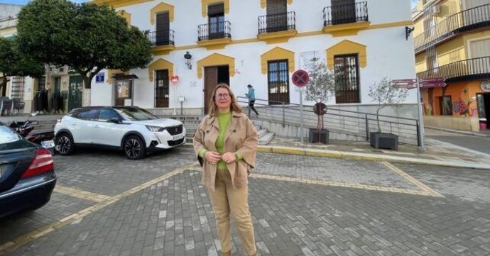 La portavoz del PSOE en el Ayuntamiento de Beas, Rosa Tirador.