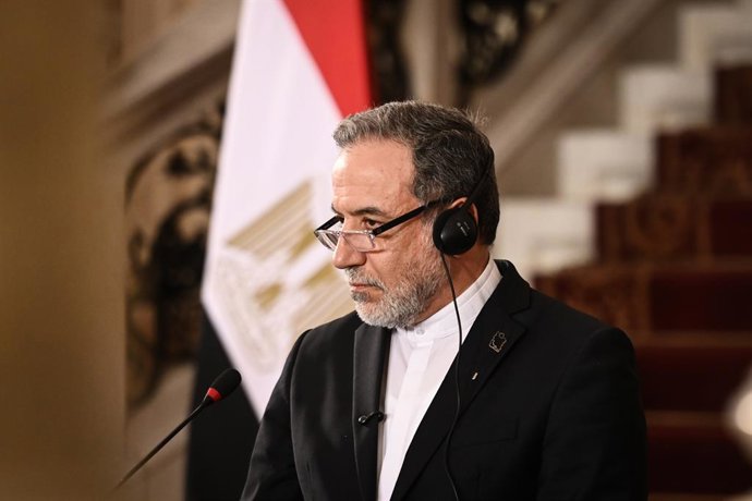 09 September 2025, Egypt, Cairo: Iranian Foreign Minister Abbas Araghchi attends a joint press conference with Director General of the International Atomic Energy Agency (IAEA) Rafael Grossi and Egyptian Foreign Minister Badr Abdelatty, following the sign