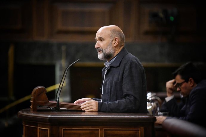 El diputado del BNG Néstor Rego, durante una sesión plenaria en el Congreso de los Diputados, a 16 de septiembre de 2025, en Madrid (España). 