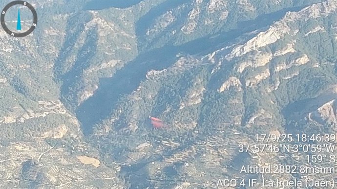 Imagen aérea del incendio declarado en La Iruela (Jaén).