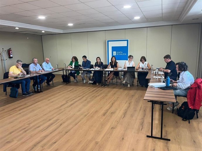 Mar discute con representantes de la pesca gallega cambiar el horario de marisqueo para garantizar la "sostenibilidad".