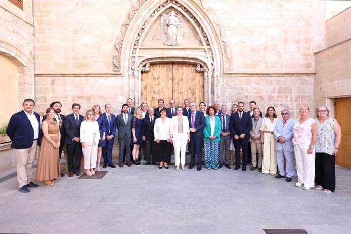 La presidenta del Govern, Marga Prohens, en el acto de constitución de la Mesa de Diálogo Permanente.