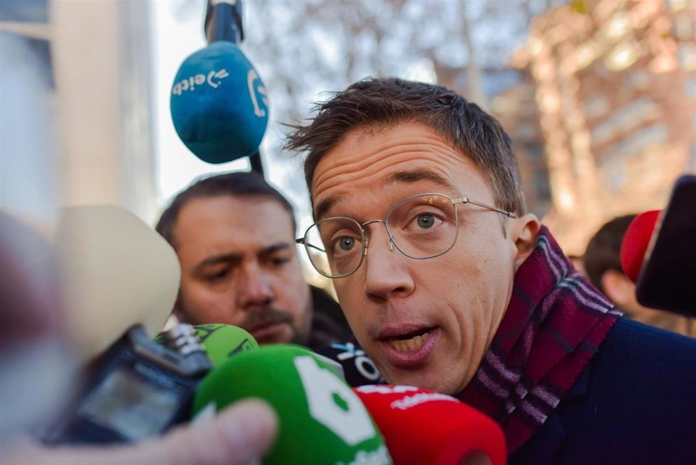 Archivo - El ex portavoz de Sumar en el Congreso Iñigo Errejón llega a declarar a los juzgados de Plaza de Castilla, a 16 de enero de 2025, en Madrid (España)