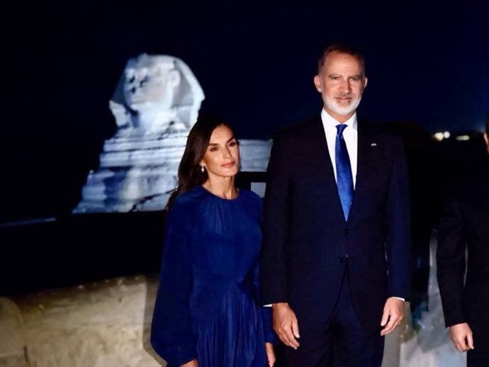 Los Reyes Felipe y Letizia, durante su visita privada a Guiza