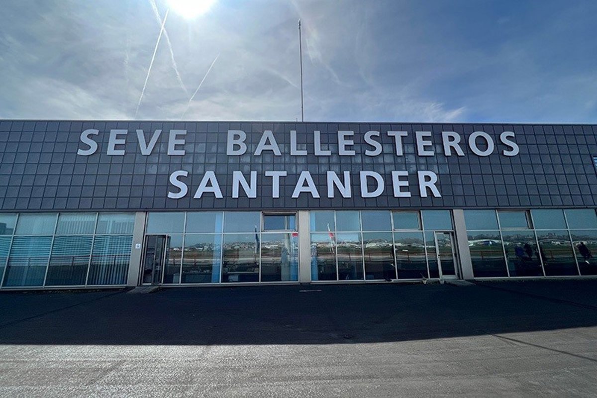 Cantabria tendrá vuelos de Santander a Sofía, Almería y Lanzarote el próximo verano