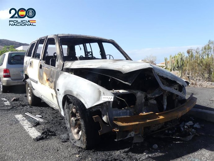 Sucesos.- Detenido el presunto autor de un incendio intencionado que afectó a seis vehículos en el sur de Tenerife