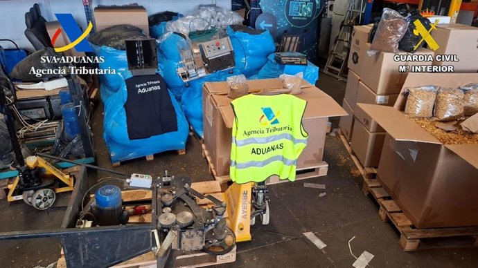 Intervenidos 1.600 kilos de picadura de tabaco de contrabando en una nave de Sanlúcar la Mayor.