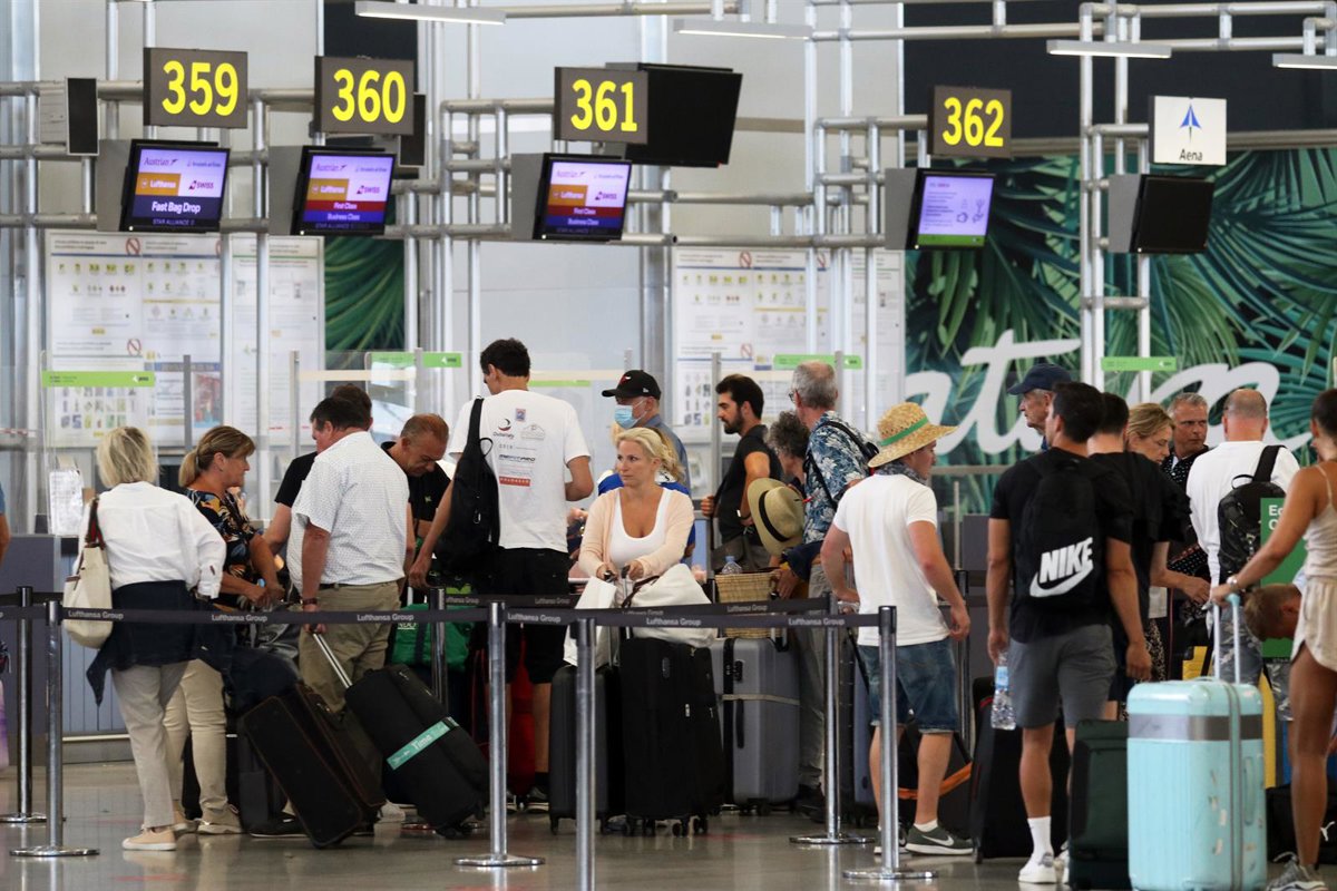 Los pasajeros internacionales en Andalucía superan los 1,38 millones en agosto, un 6% más que hace un año