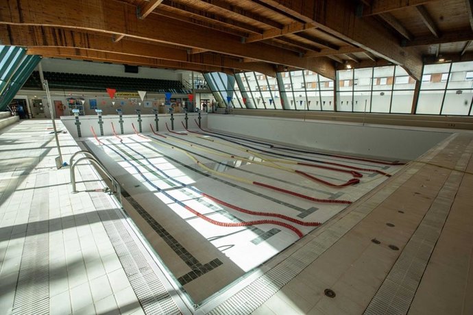 El Ayuntamiento de Camargo acomete trabajos de mejora y puesta a punto en la piscina municipal de Cros