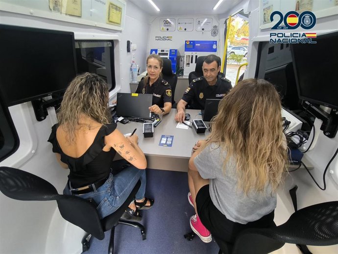 La Policía Nacional incorpora a su flota un vehículo integral de documentación puesto en marcha en la provincia de Málaga.
