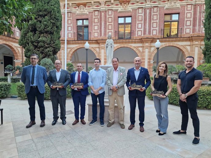 Foto de familia de los III Premios de Movilidad de la Región de Murcia, impulsados por la UCAM en el marco de la Semana Europea de la Movilidad Sostenible
