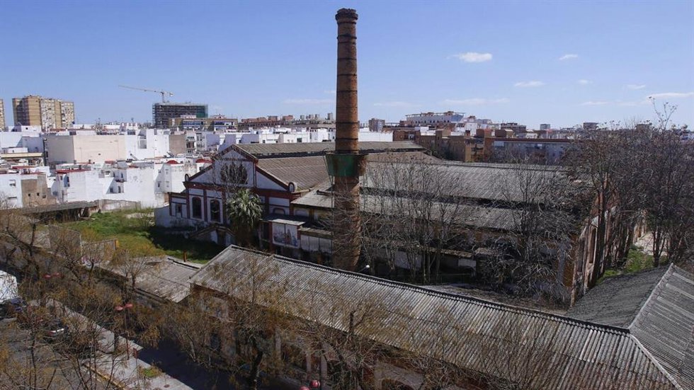 Archivo - Fábrica de Vidrio La Trinidad, en la Macarena, en Sevilla.